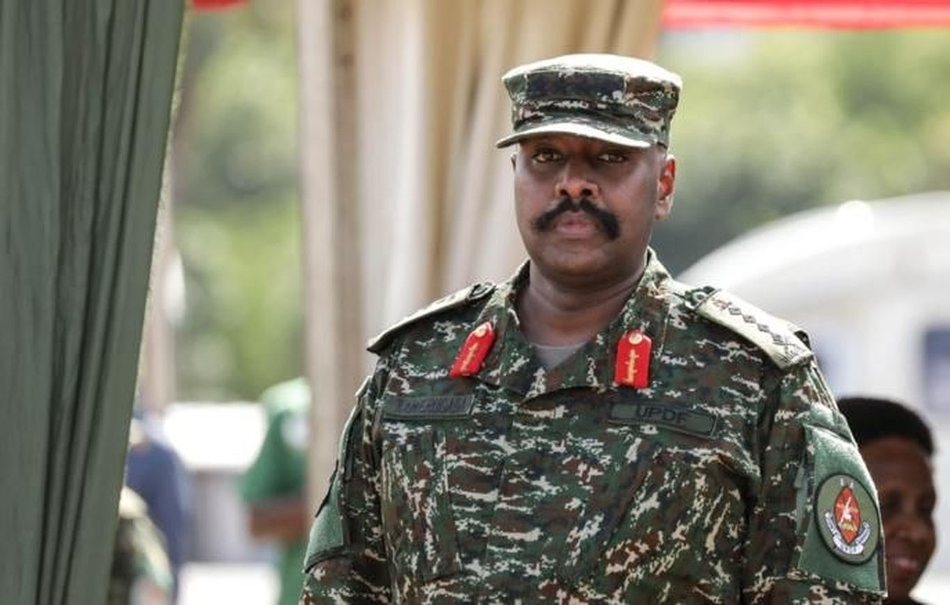 Uganda generali Turkiyadan 1 milliard dollar va “eng go‘zal ayol”ni talab qildi