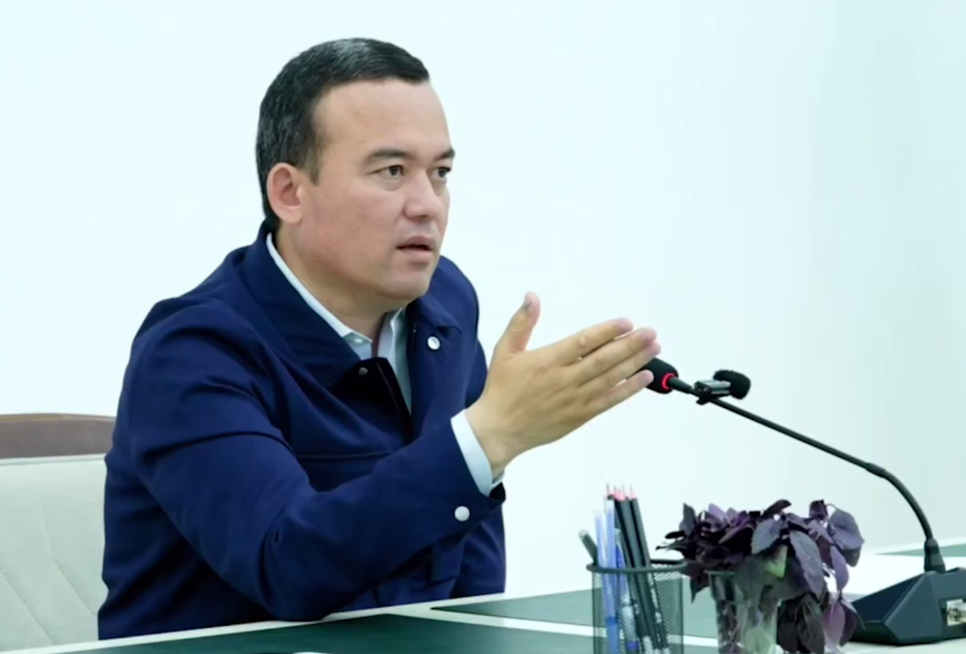 “Шакар еманг, асал енг”: Сурхондарё вилояти ҳокимининг гапи муҳокамаларга сабаб бўлди