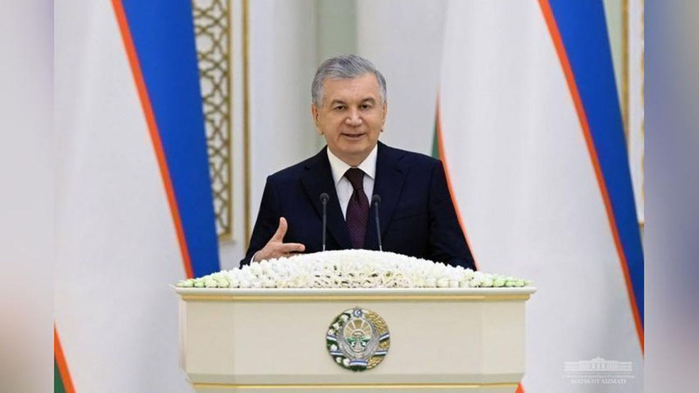 Президент Шавкат Мирзиёев уй-жой коммунал хизмат кўрсатиш соҳаси ходимларини касб байрами билан табриклади