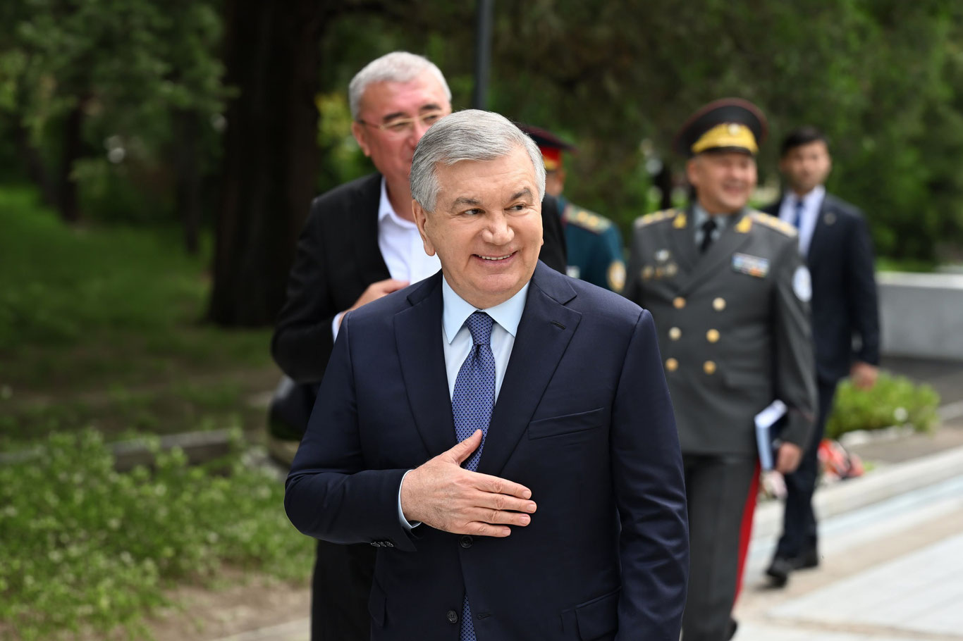 Shavkat Mirziyoyev reviewed the situation center in the Mirzo Ulugbek district of Tashkent city.