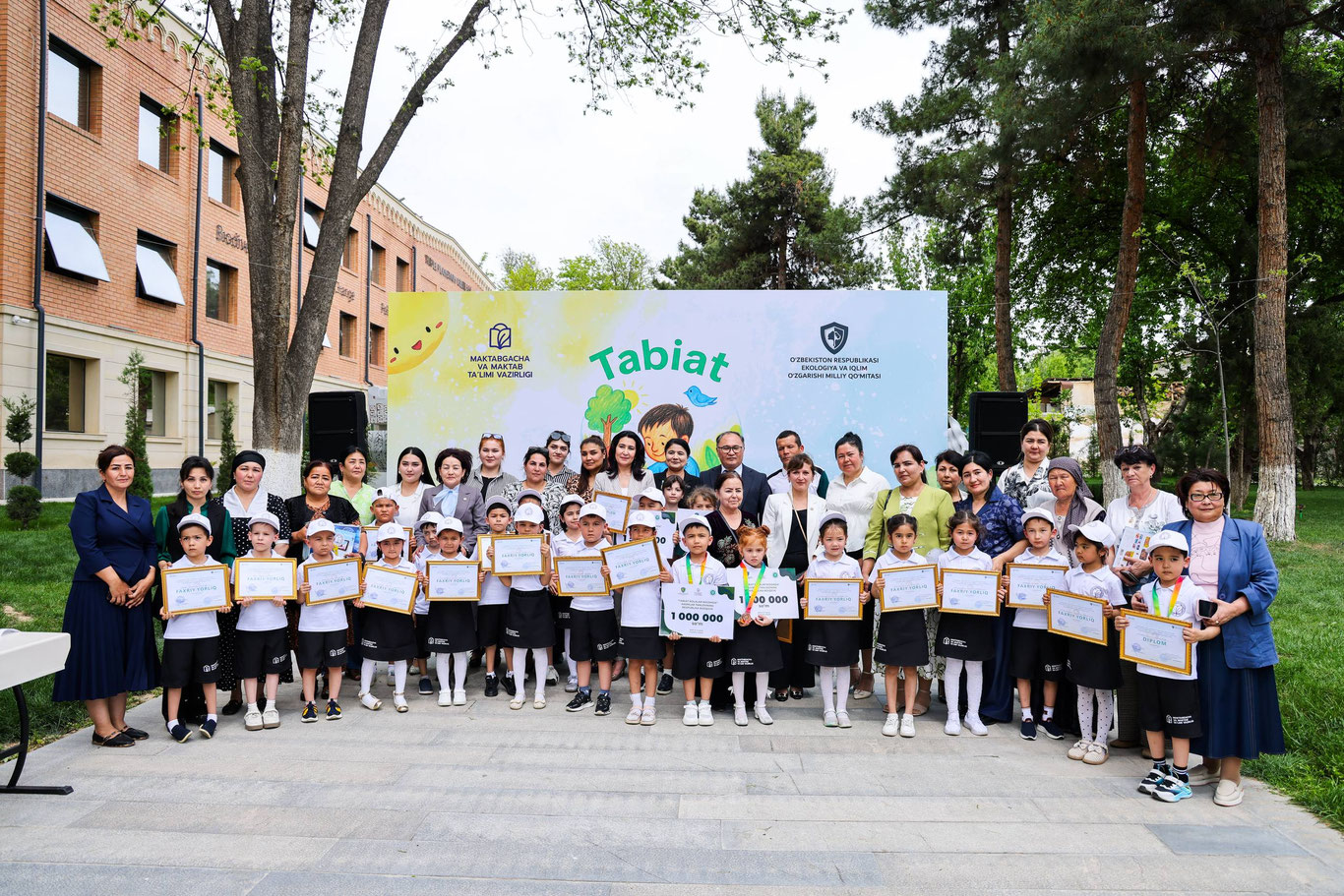 Боғча болалари ўртасида “Табиат болалар нигоҳида” расмлар танловининг финал босқичи ўтказилди