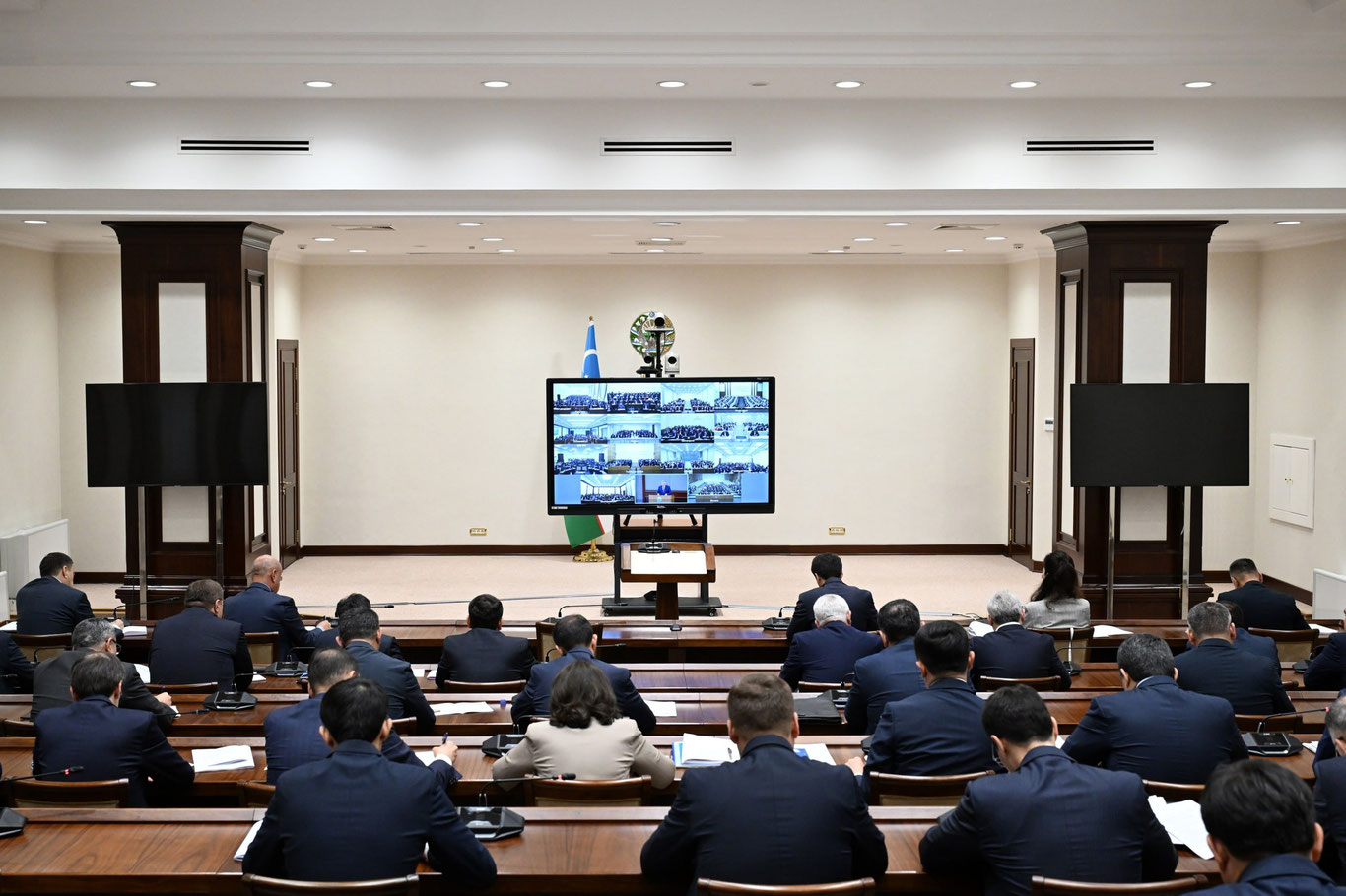 “Гўшт ва картошкадан ҳеч қандай масала бўлмаслиги керак” — Шавкат Мирзиёев