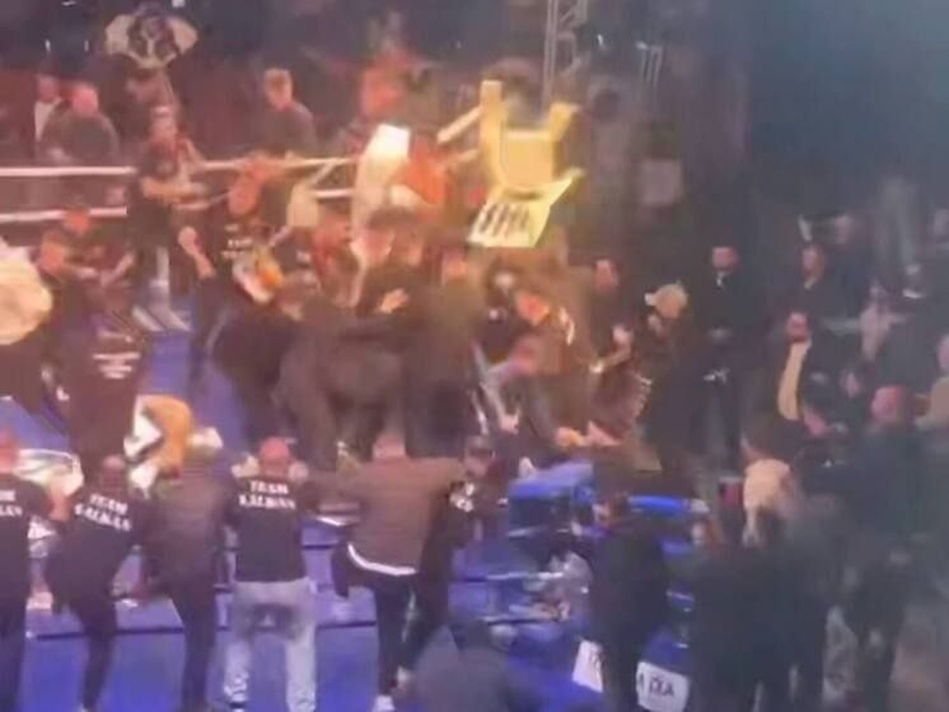 Туркиядаги бокс турнири оммавий жанжал билан якунланди