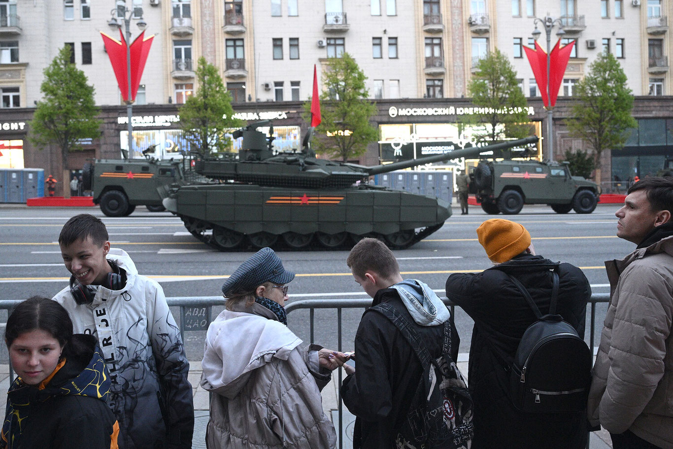 Москвада 9 май арафасида мобил алоқа чекланади