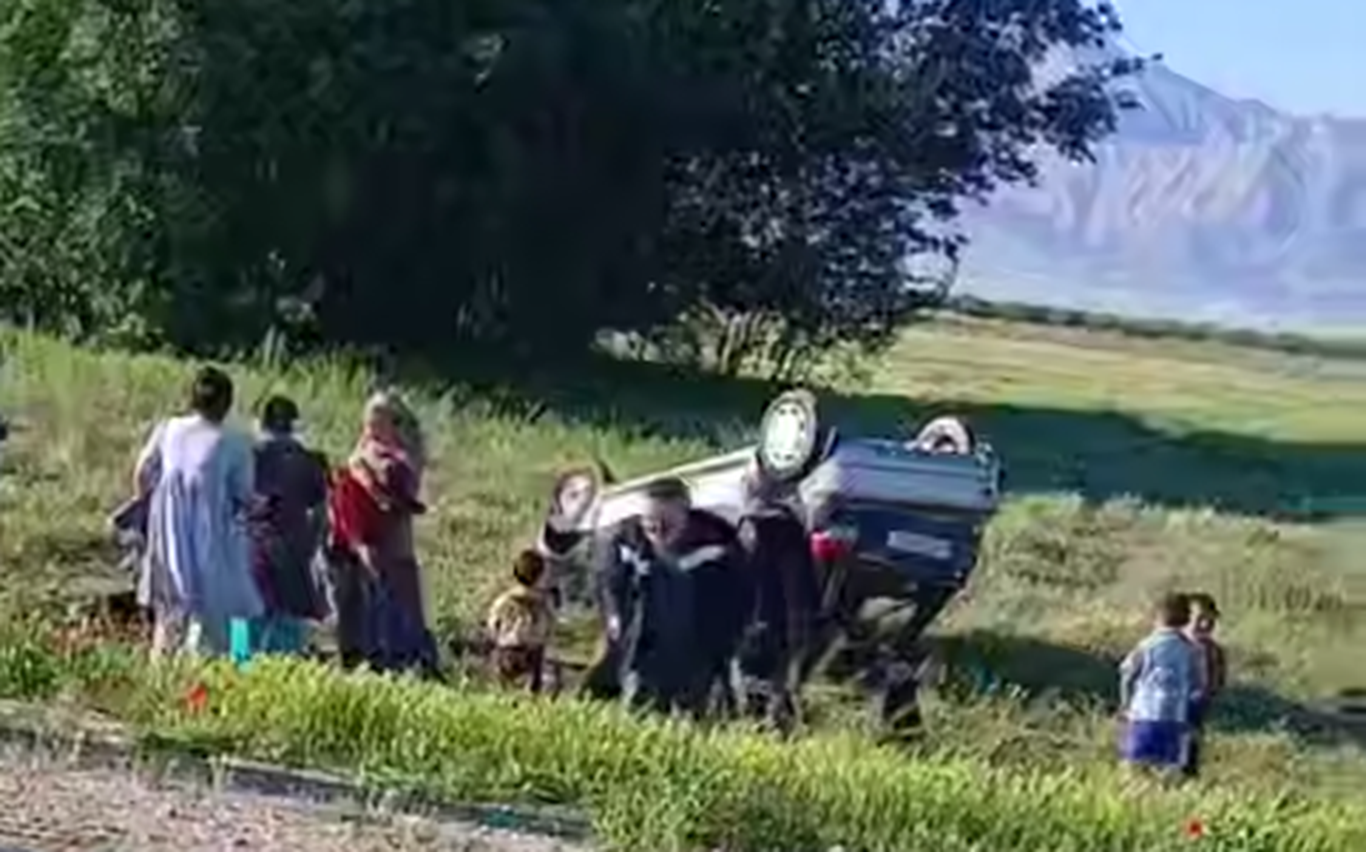 Navoiyda 13 nafar bog‘cha bolasini olib ketayotgan Matiz YTHga uchradi