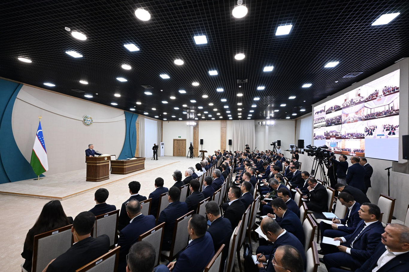 Президент кимё саноати корхоналари фаолиятини танқид қилди