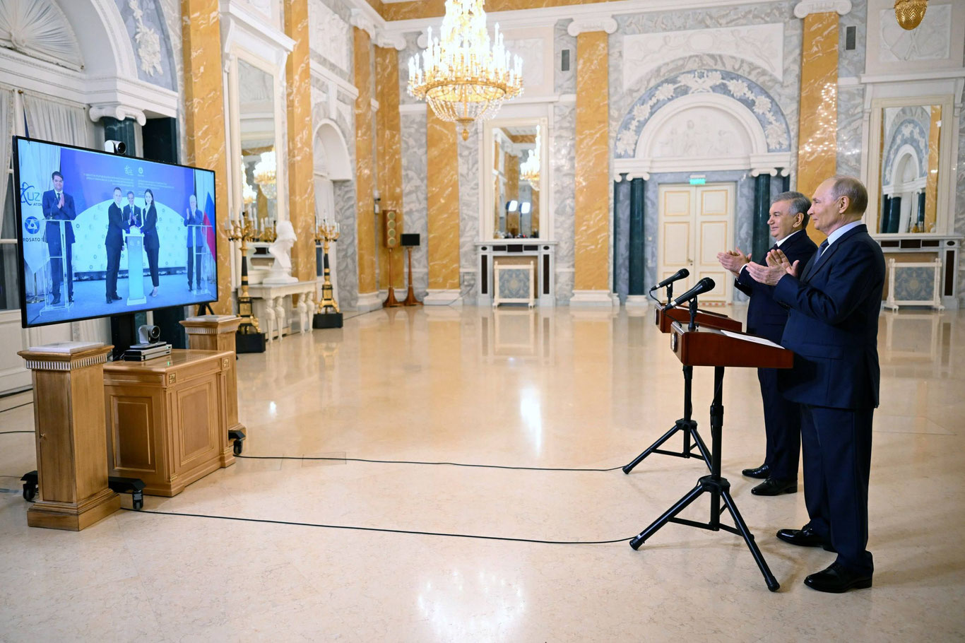 Шавкат Мирзиёев ва Владимир Путин Ўзбекистонда АЭС қурилишига старт берди