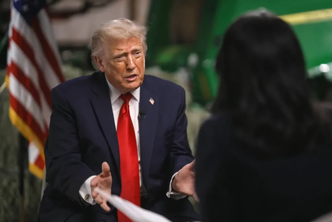“Сизлар ҳалол эмассиз” — Трамп NBC журналисти билан тортишди
