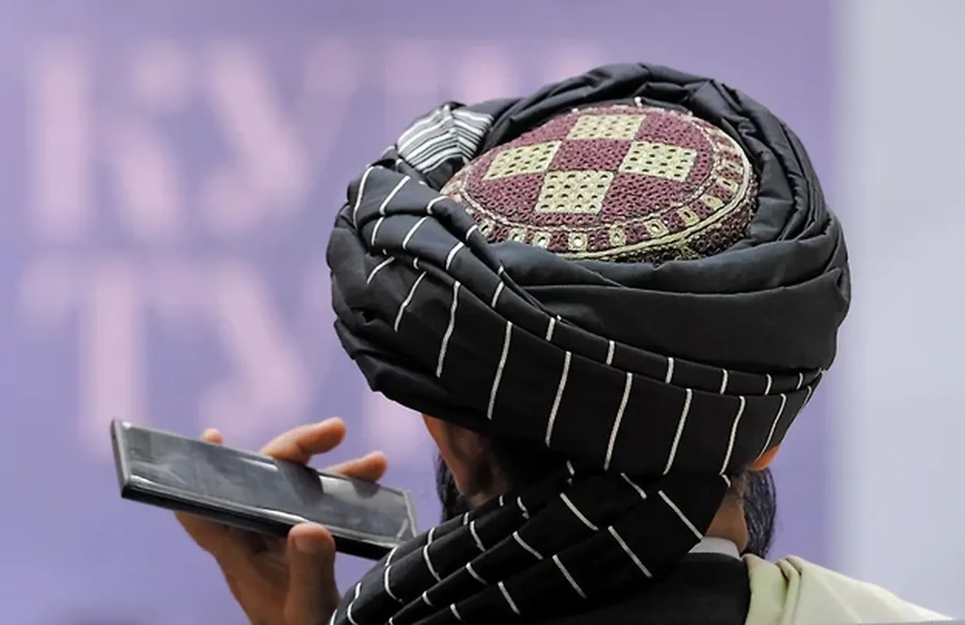 Afg‘onistonda davlat xizmatchilariga smartfonlardan foydalanish taqiqlandi