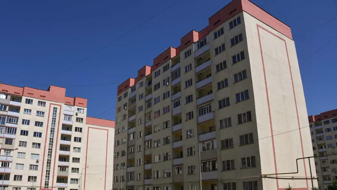 Қозоғистонда бир хонали квартирада қарийб 1000 мигрант рўйхатга олинган