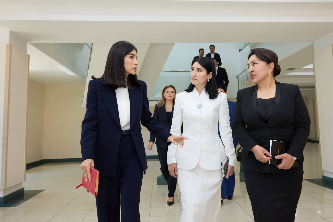 Saida Mirziyoyeva Dilnozaxon Kattaxanovani yangi lavozimi bilan tabrikladi