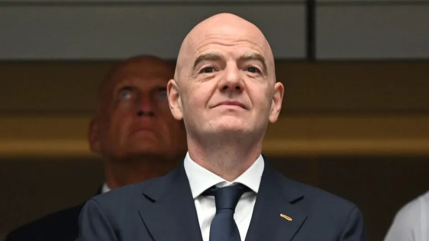 Инфантинонинг FIFA президентлиги хавф остида