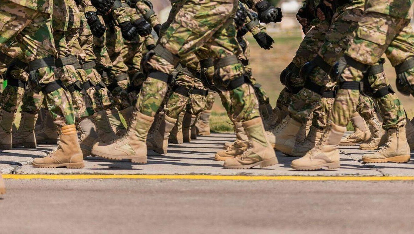 В Узбекистане вводится штраф за ношение одежды, похожей на военную форму.