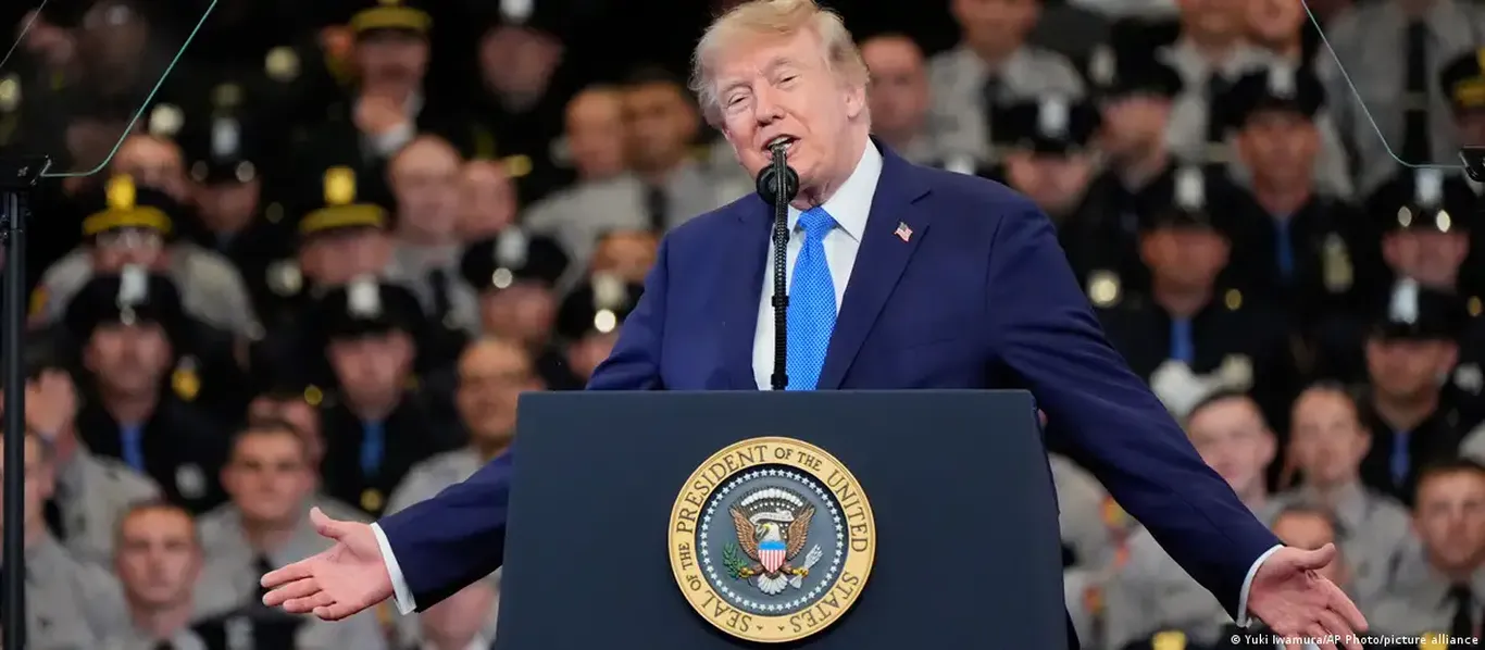 Трамп Ҳормуз бўғозини АҚШ ҳудуди сифатида эълон қилмоқчи