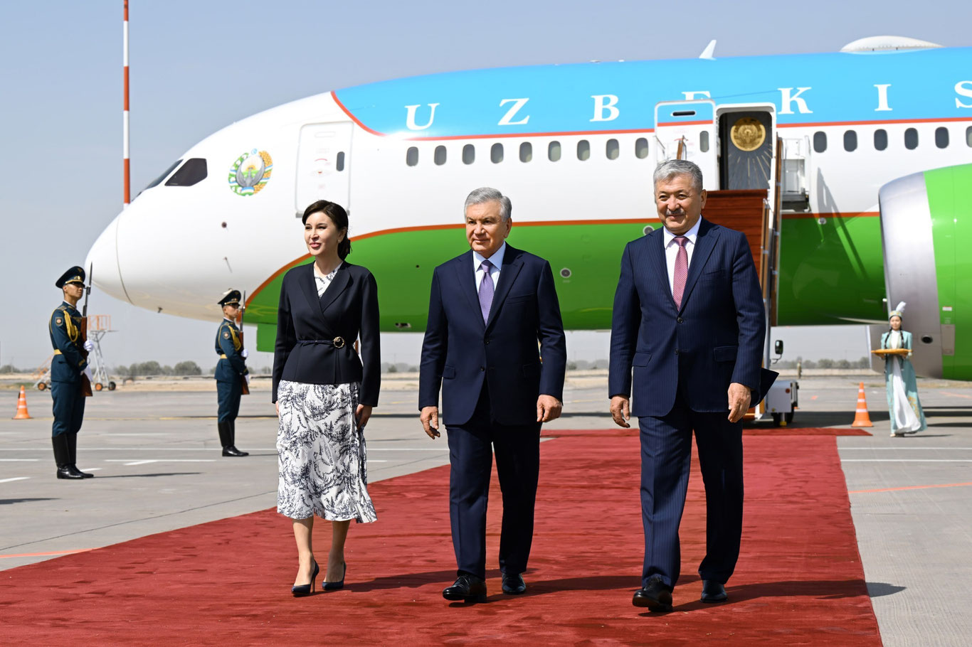 The President of Uzbekistan arrived in the city of Bishkek.
