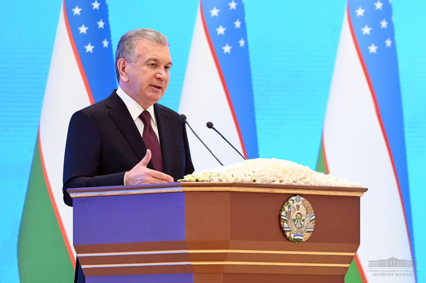 Шавкат Мирзиёев ёш парламент аъзоларига мурожаат йўллади