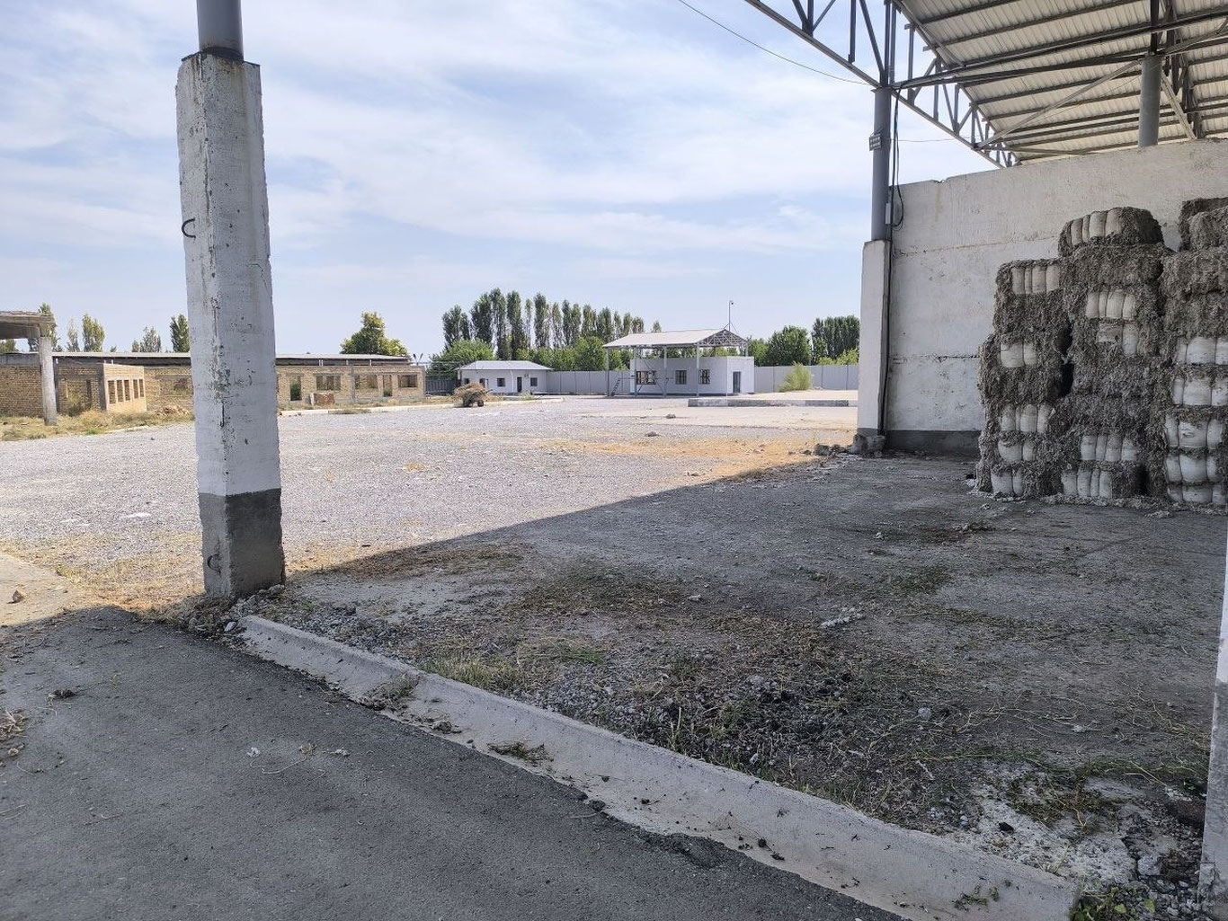 Bekobodda kredit qarzi sabab ko‘chmas mulk sotildi