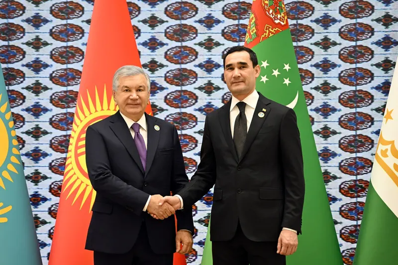 “Olti iqtisodiyot – bitta mahsulot” tamoyiliga o‘tishimiz kerak — Shavkat Mirziyoyev