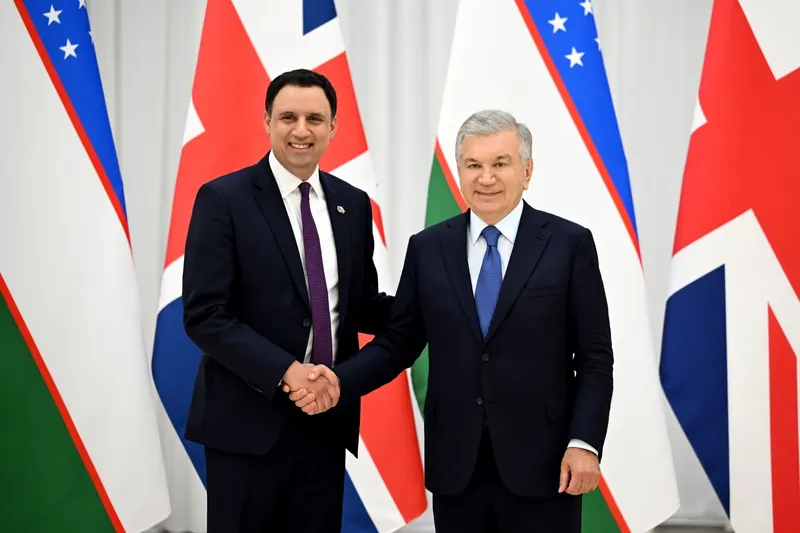 Президент Шавкат Мирзиёев Буюк Британиянинг савдо бўйича давлат вазирини қабул қилди
