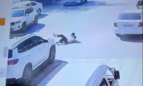 Traffic accident in Andijan: Chery driver hits school student