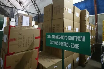 Халқаро курьерлик жўнатмалари арзонлашади: божхона йиғими 20 фоизга туширилади
