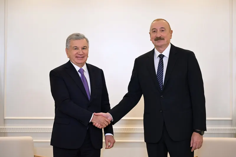 Shavkat Mirziyoyev Ilhom Aliyev bilan uchrashuv o‘tkazdi