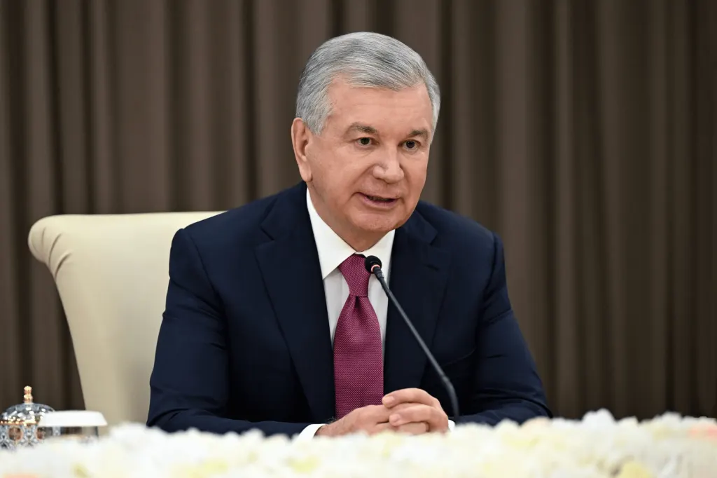 Педофилларга умрбод қамоқ: Президент кутилган қонунни имзолади