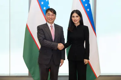 Saida Mirziyoyeva “Henderson Land Group” boshqaruvi raisi bilan uchrashuv o‘tkazdi