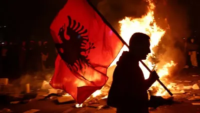 Талабалар кўчаларга чиқди: Албанияда ҳукуматга қарши намойишлар авж олди