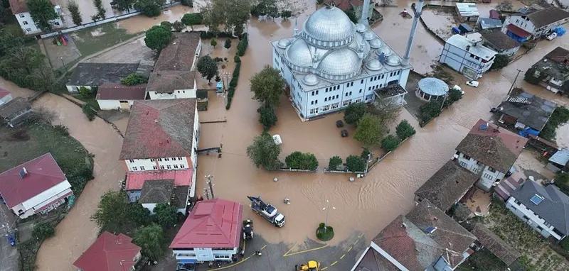 Istanbuldagi suv toshqinlari: sakkiz kishi halok bo‘ldi