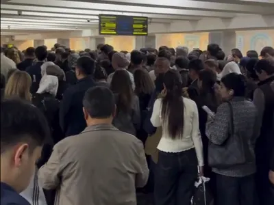 The escalator was stopped urgently: the reason for this was a shoelace