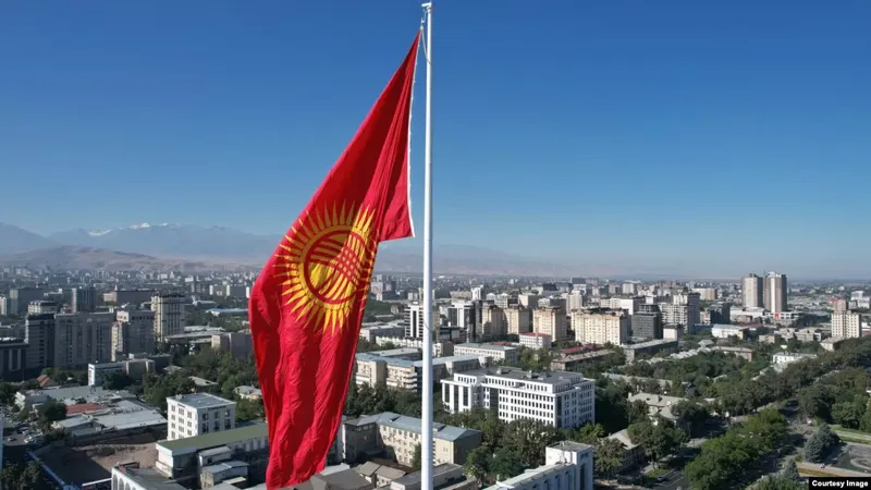 Қирғизистонда ҳудудий бошқарув ўзгаради: вилоят ва туманлар тугатилади
