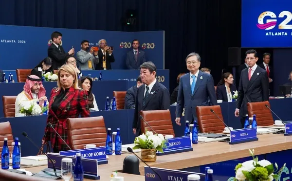 Лавров билан суратга тушишдан бош тортишди: G20 учрашувида жамоавий фотосессия бекор қилинди